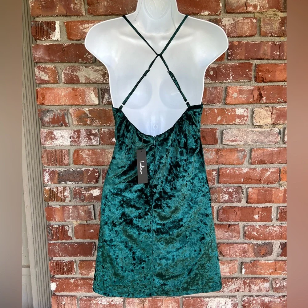 Lulu's green crushed velvet dress size medium NWT - Picture 5 of 10
